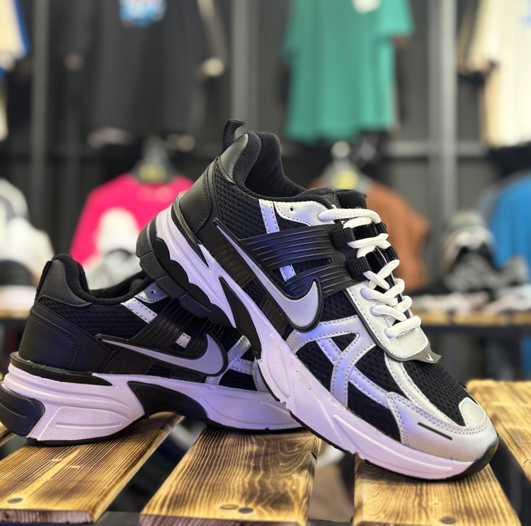 کفش نایک وی تو کی/NIKE V2K
