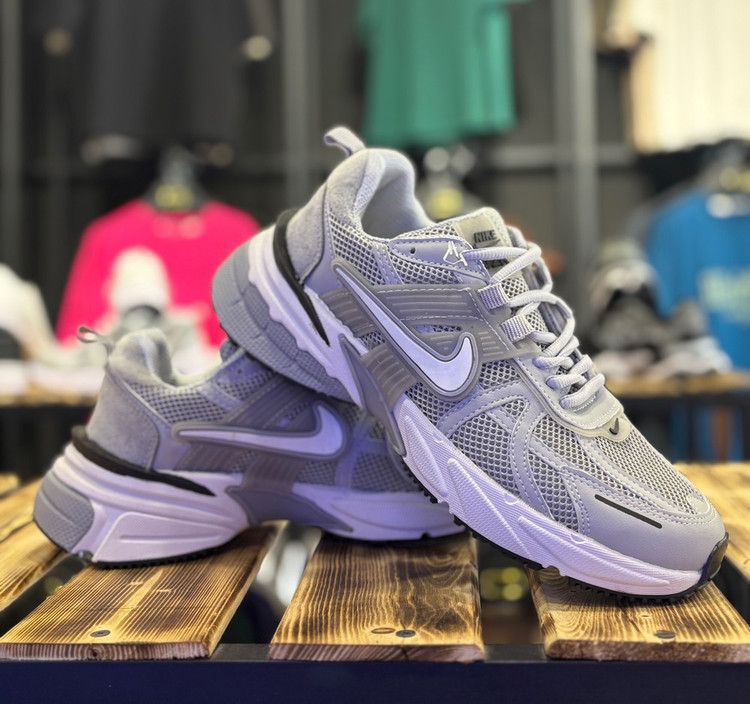 کفش نایک وی تو کی/NIKE V2K
