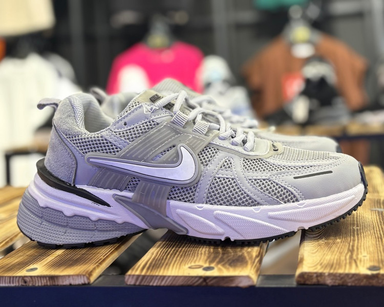 کفش نایک وی تو کی/NIKE V2K
